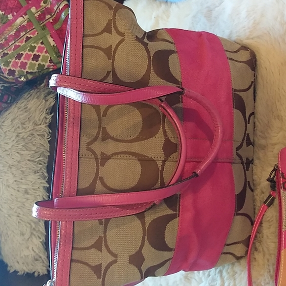 Coach Handbags - Vintage coach signature striped tote and shoulder bag.